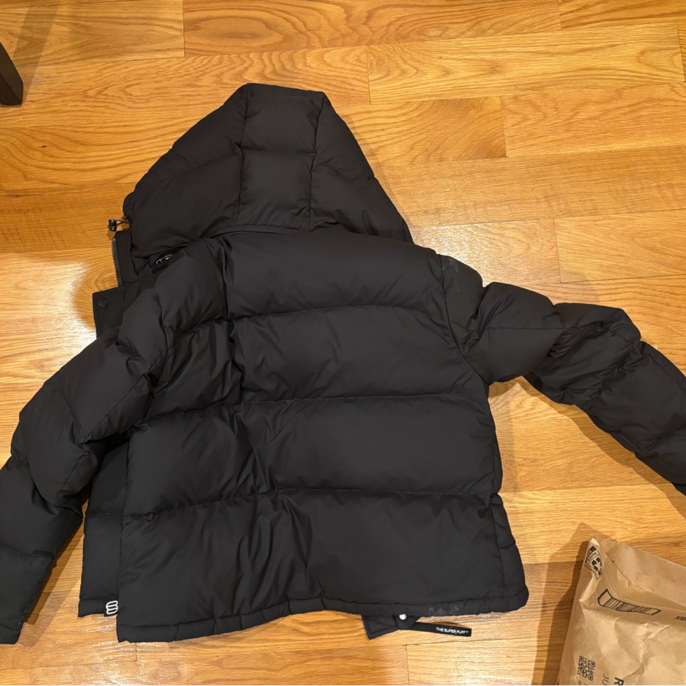 Aritzia super puff short black - Picture 5 of 6